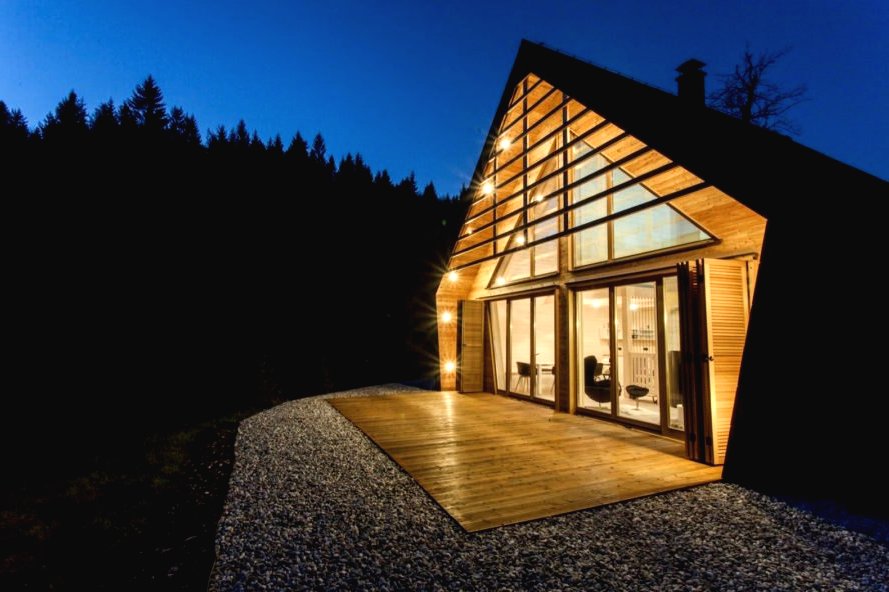 Необычный дом в лесу - фото 10