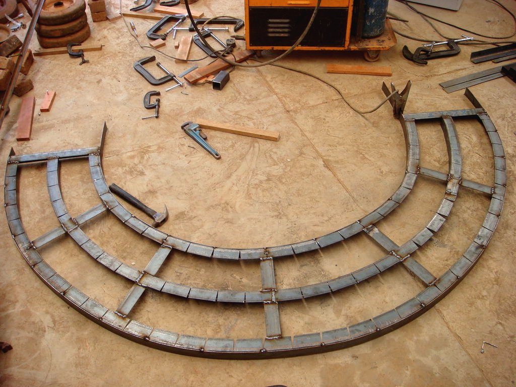 Необычная консольная скамья - фото 3