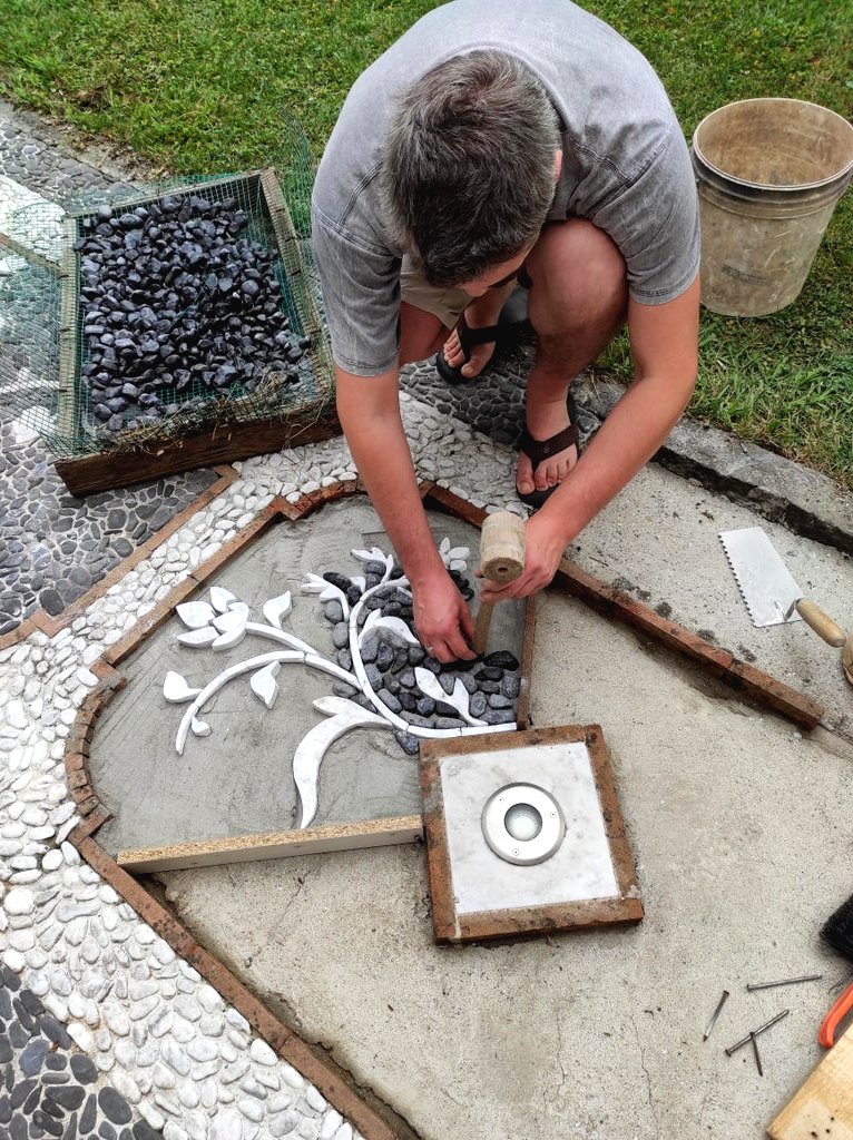 Необычная идея для садовой дорожки - фото 5