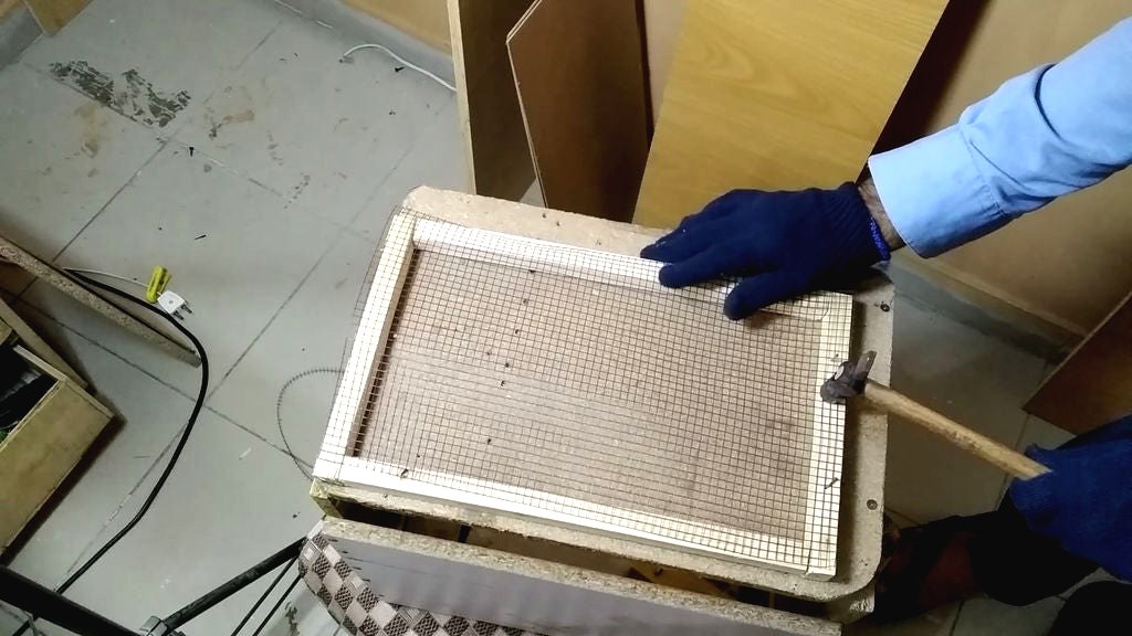 Деревянная клетка из старого стола - фото 14