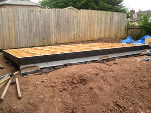 Необычный дом с изогнутой крышей - фото 4