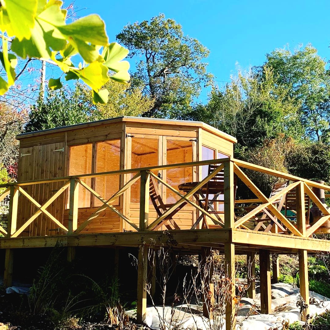 Угловой домик для дачи - фото 2