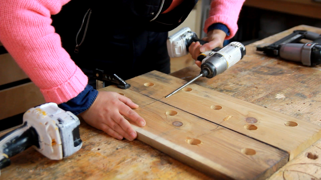 Люстра из дерева - фото 8