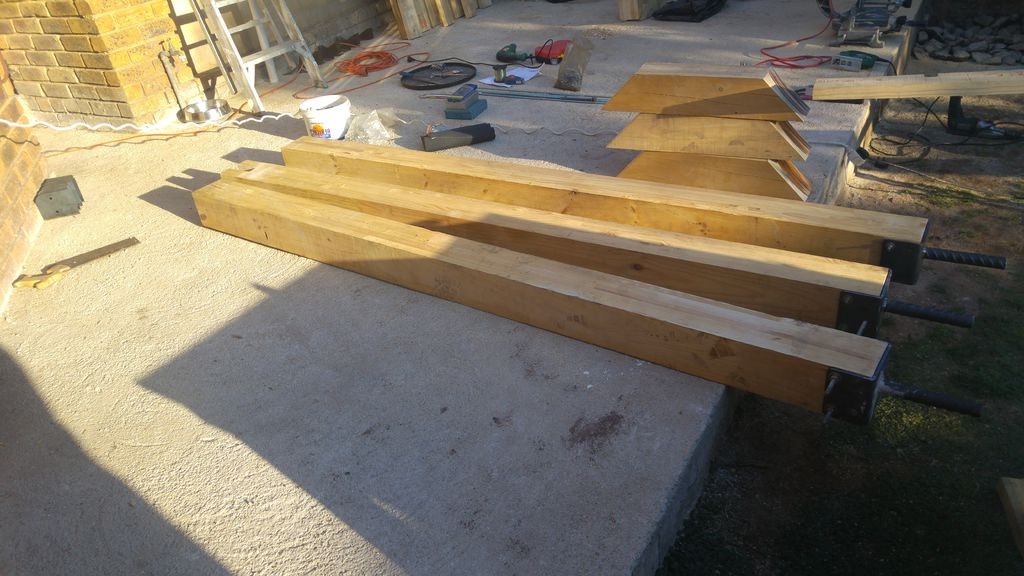 Интересная  летняя кухня под беседкой из перголы - фото 22