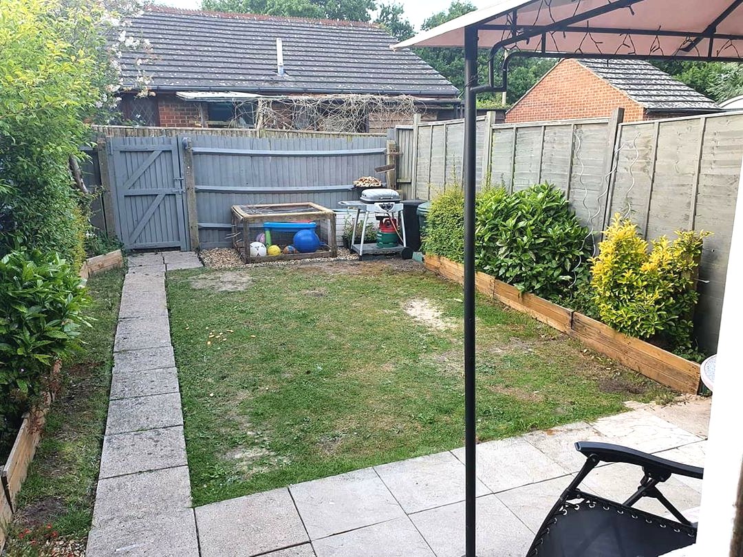 Интересное ландшафтное решение для участка перед домом - фото 3