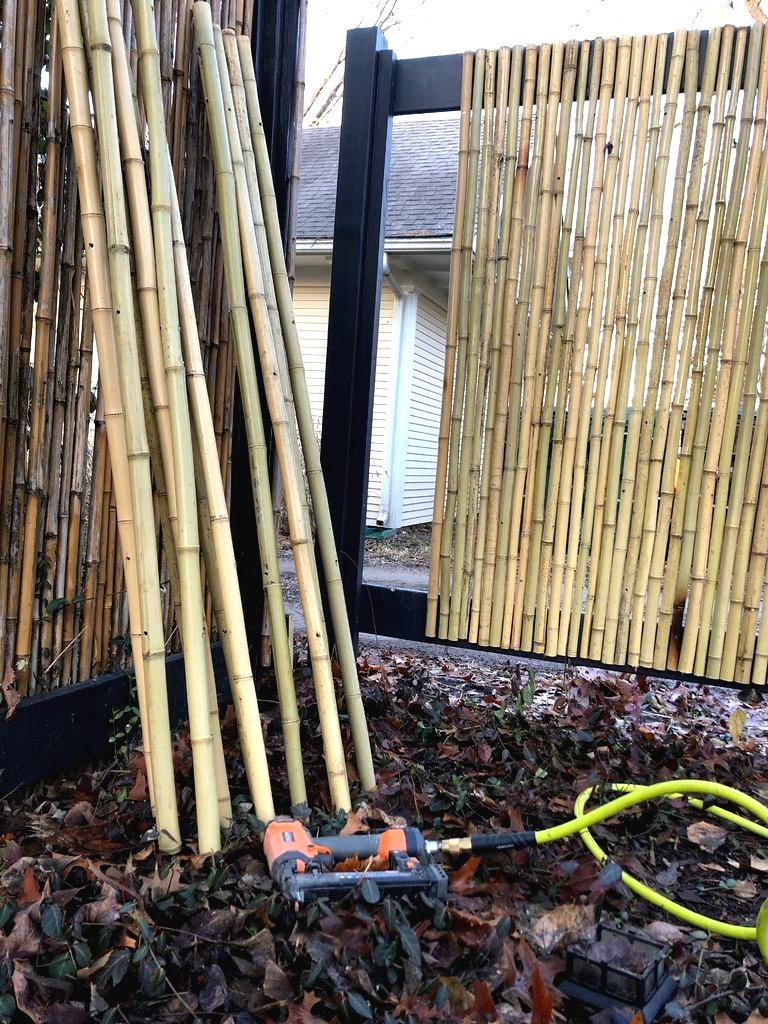 Необычный забор - фото 5