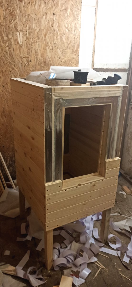 Как собрать коптильню своими руками из дерева? - фото 3