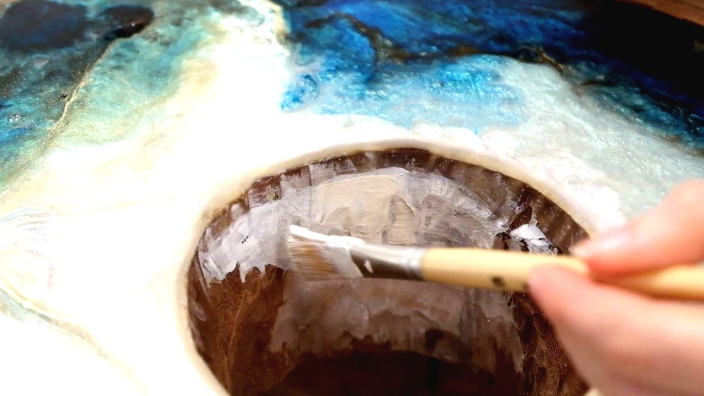 Стол из эпоксидной смолы и дерева своими руками - фото 11