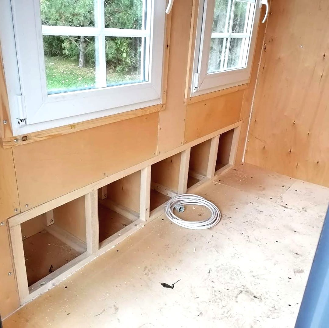 Небольшой утепленный курятник до 10 кур - фото 4