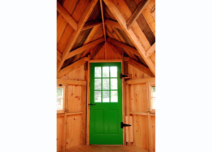 Дом с необычной  крышей - фото 6