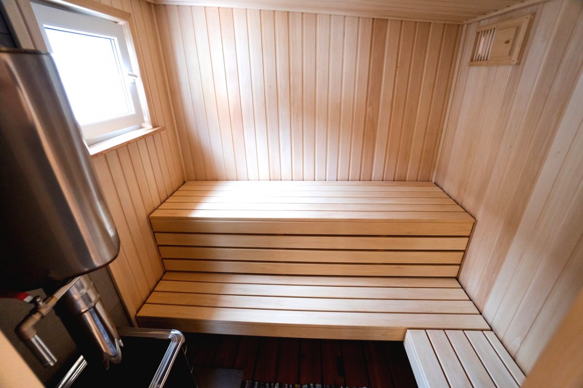 Мини банька с верандой - фото 7