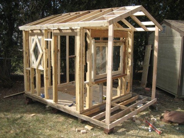 Игровой домик для детей из поддонов - фото 23