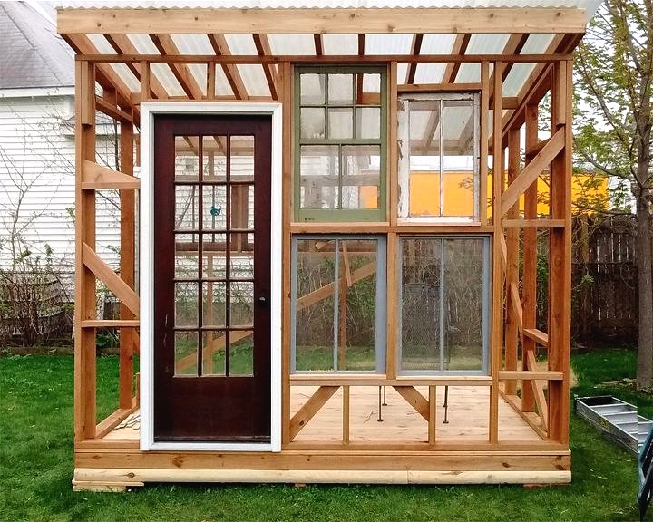 Садовая беседка из старых окон - фото 5