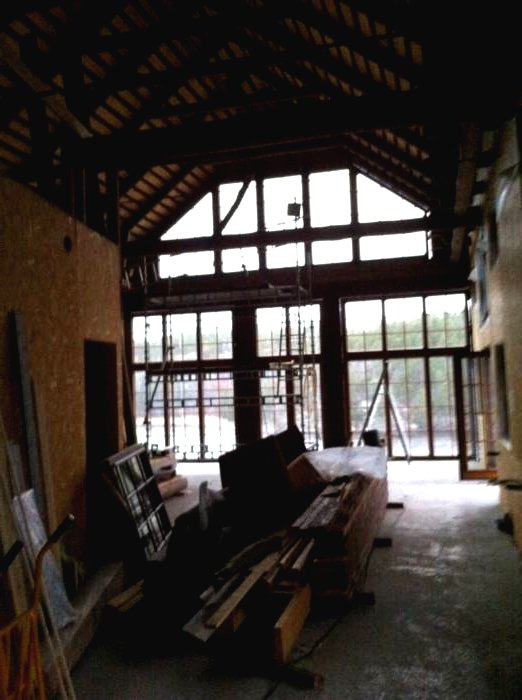 Необычный дом с видом на озеро - фото 19