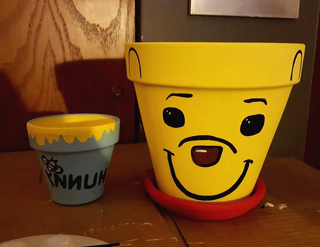 Необычные фигурки из цветочных горшков - фото 5