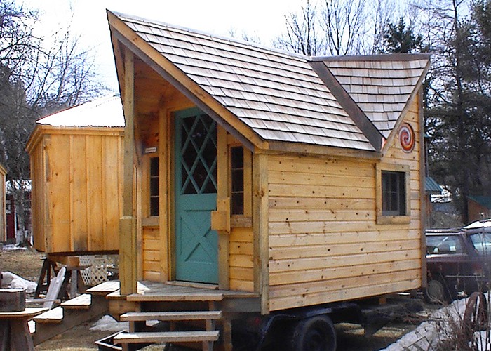 Дом с необычной  крышей - фото 13