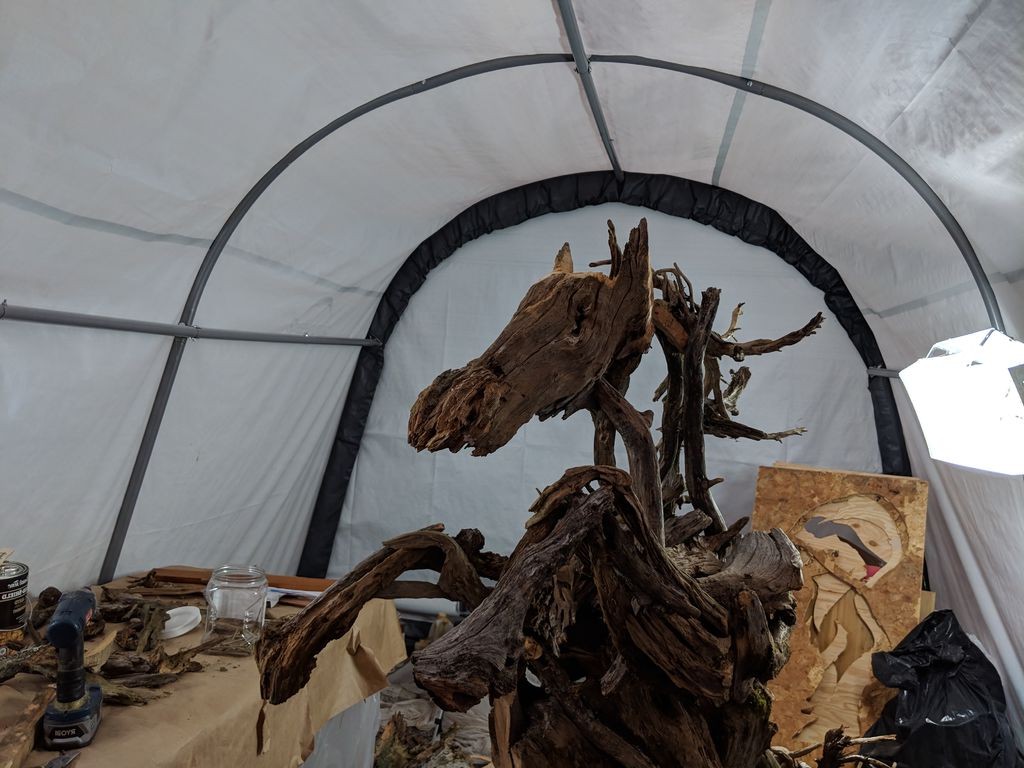 Скульптура лошади из коряг - фото 7