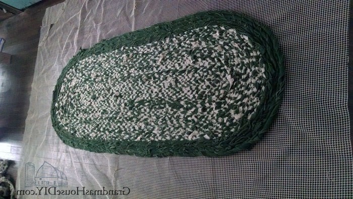 Плетеный коврик из ткани - фото 7