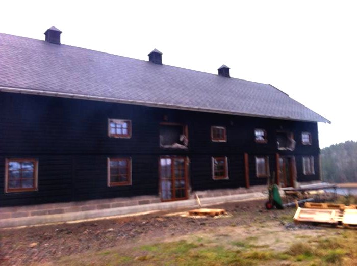 Необычный дом с видом на озеро - фото 18