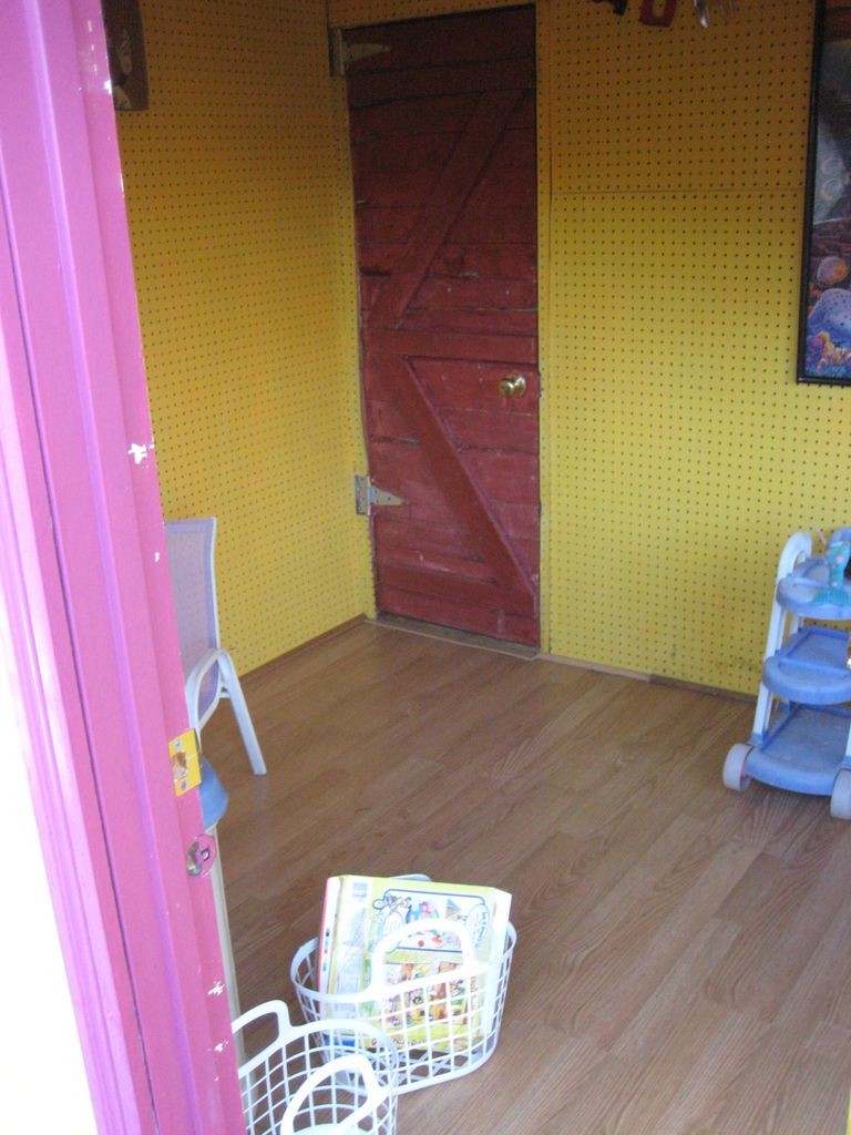 Игровой домик для детей из поддонов - фото 42