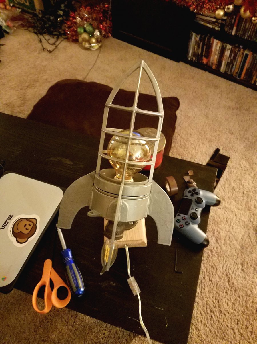 Необычная лампа в форме ракеты - фото 12