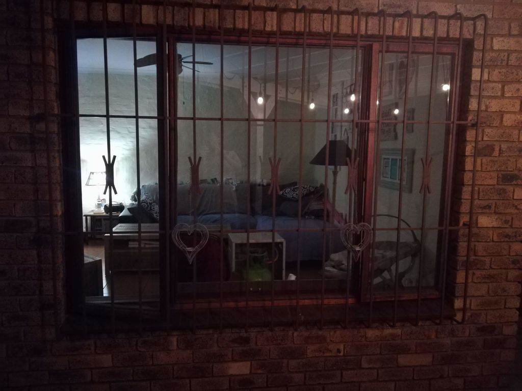 Интересная  летняя кухня под беседкой из перголы - фото 38