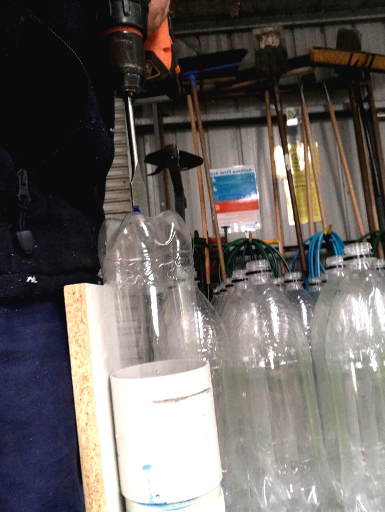 Теплица из пластиковых бутылок - фото 7