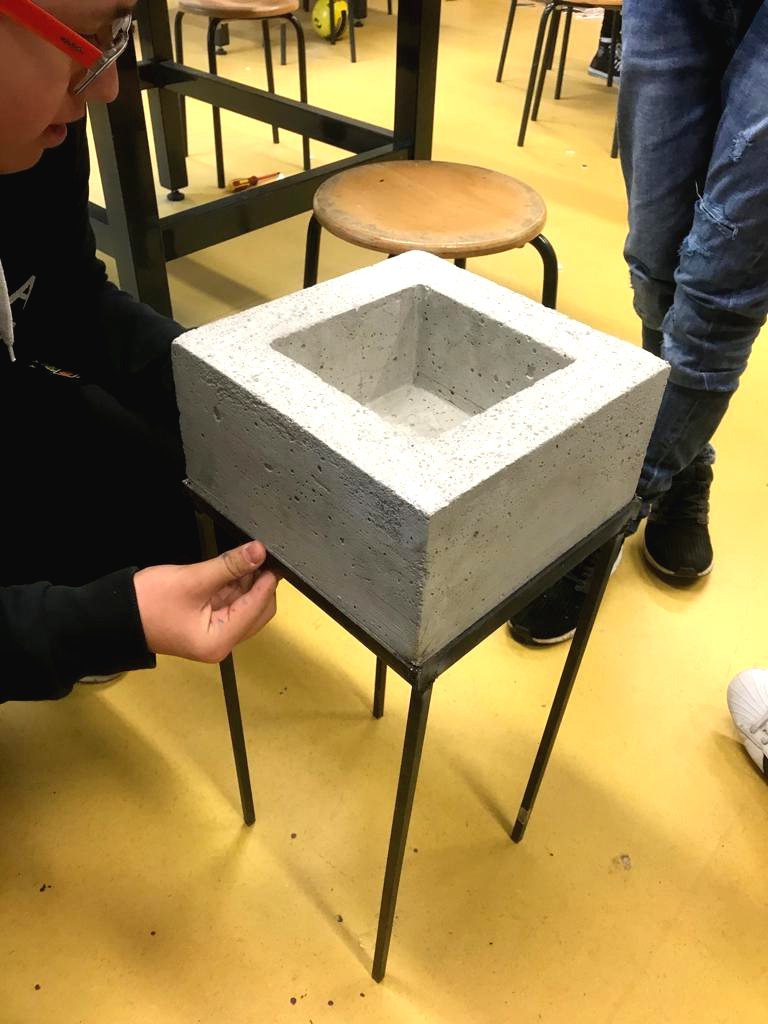 Уличный очаг из бетона - фото 8