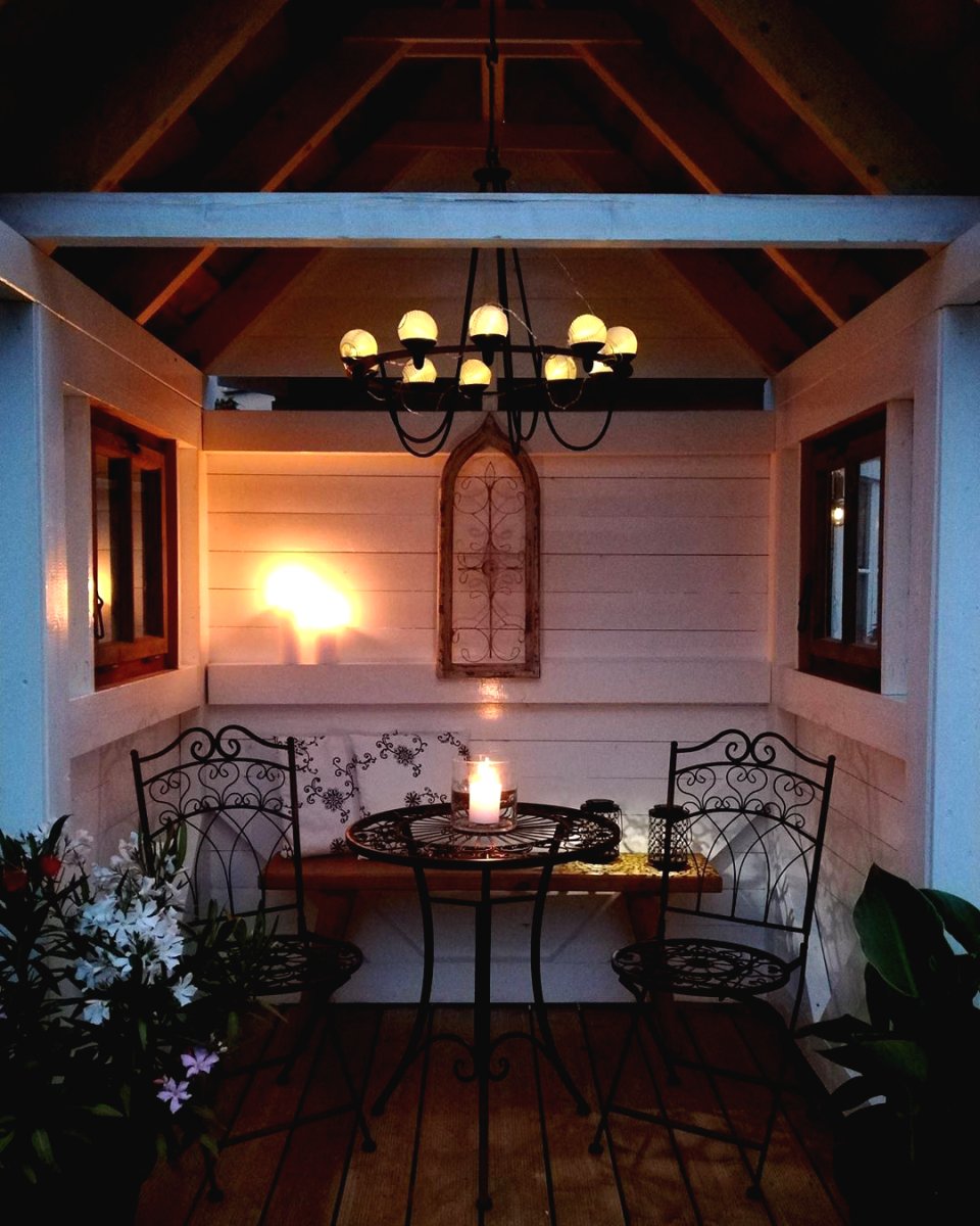 Необычная беседка из дерева - фото 4