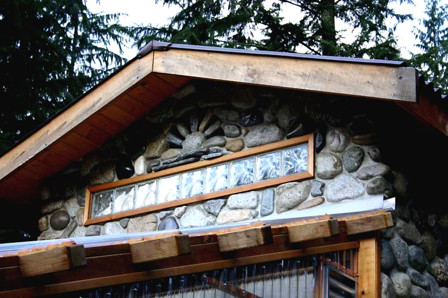 Каменный дом с теплицей - фото 3