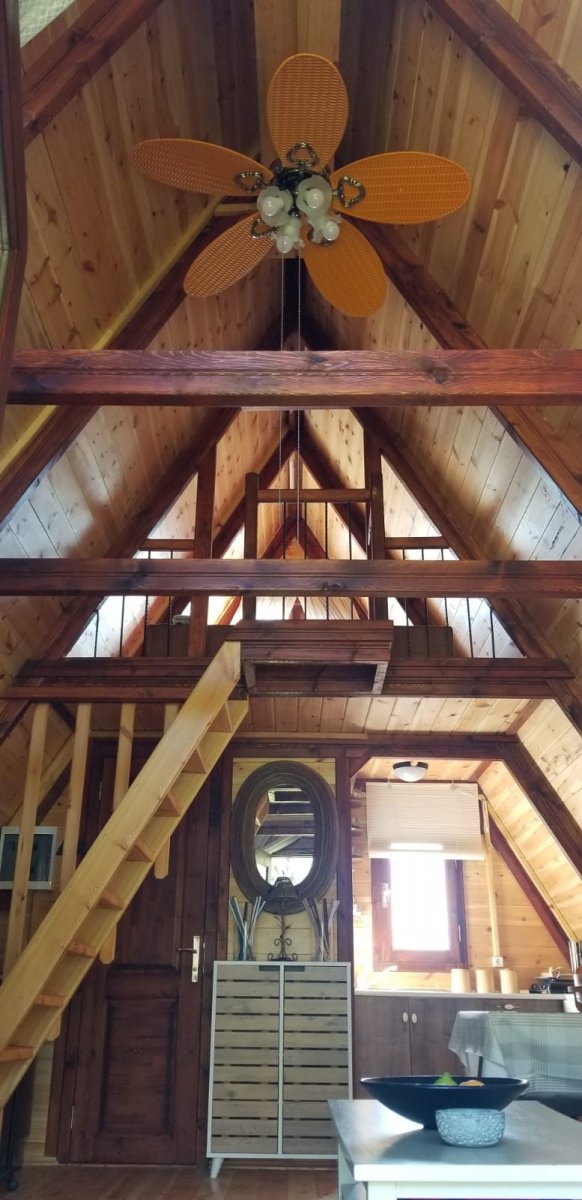 Небольшой деревянный дом для дачи - фото 3