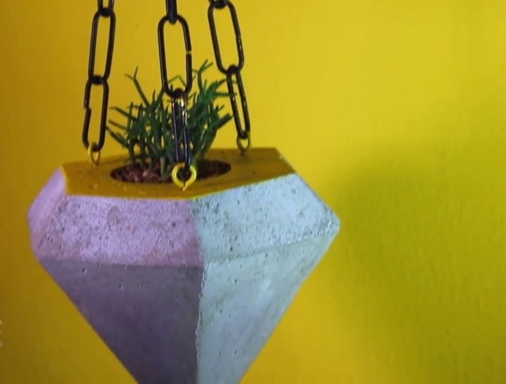 Горшок из цемента в форме алмаза - фото 10