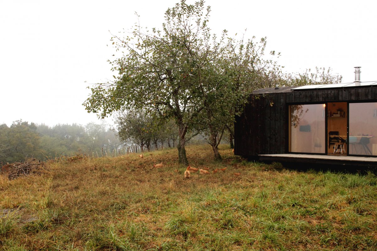 Небольшой одноэтажный дом в 22 кв м из дерева - фото 19