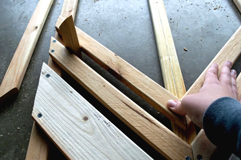 Оригинальное кресло из дерева - фото 13