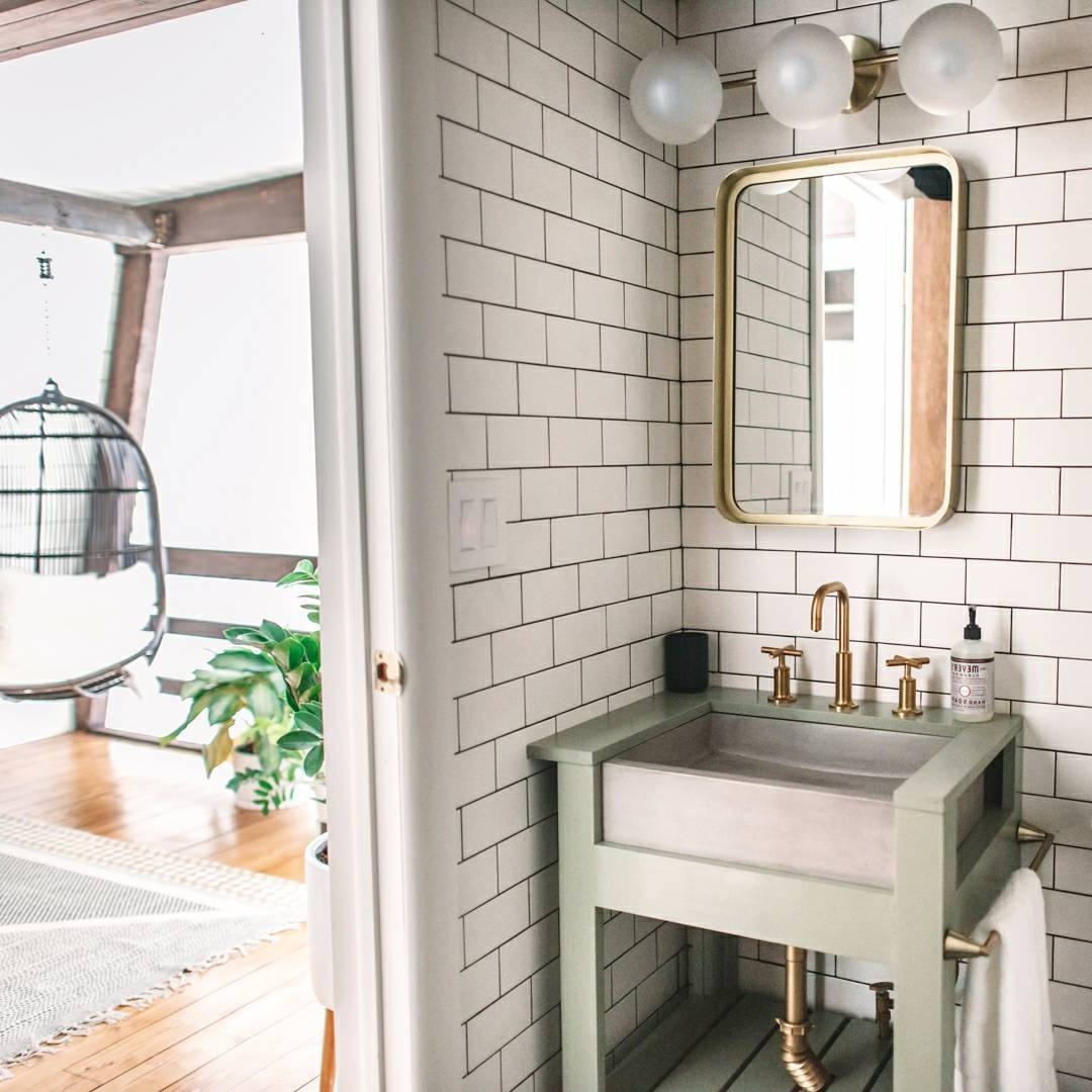 Двухэтажный дом с большими окнами - фото 12