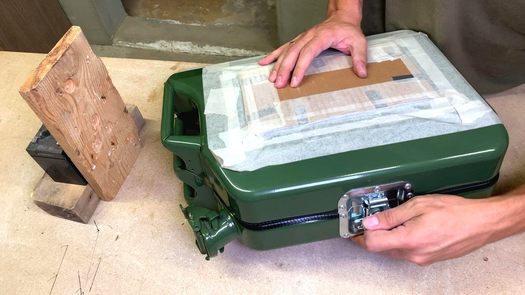 Чемодан из канистры своими руками - фото 14