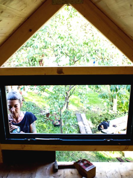 Необычный садовый домик - фото 5