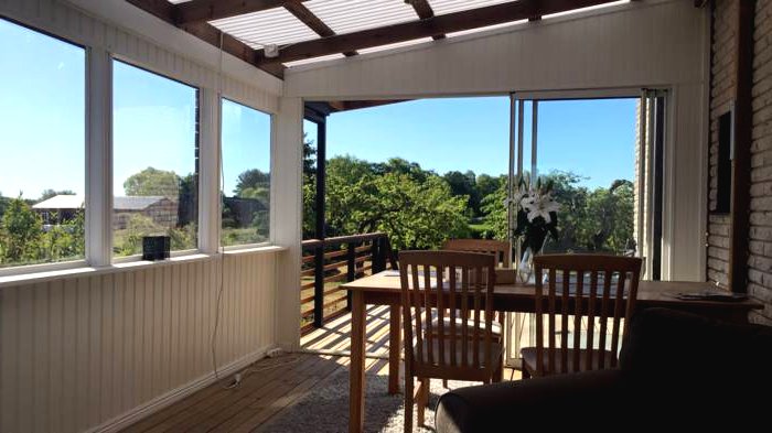 Закрытая веранда у дома - фото 23