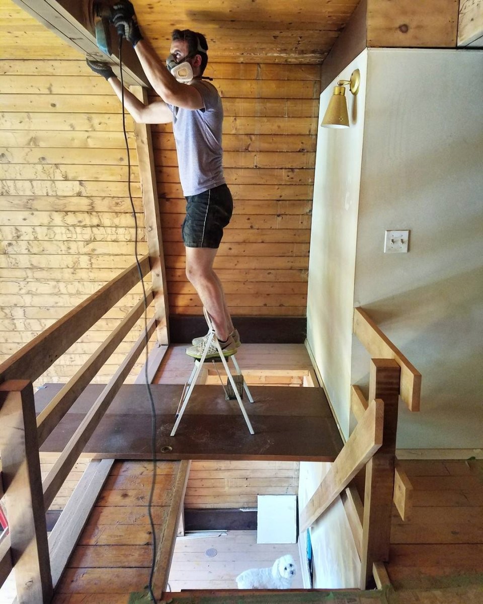 Двухэтажный дом с большими окнами - фото 17