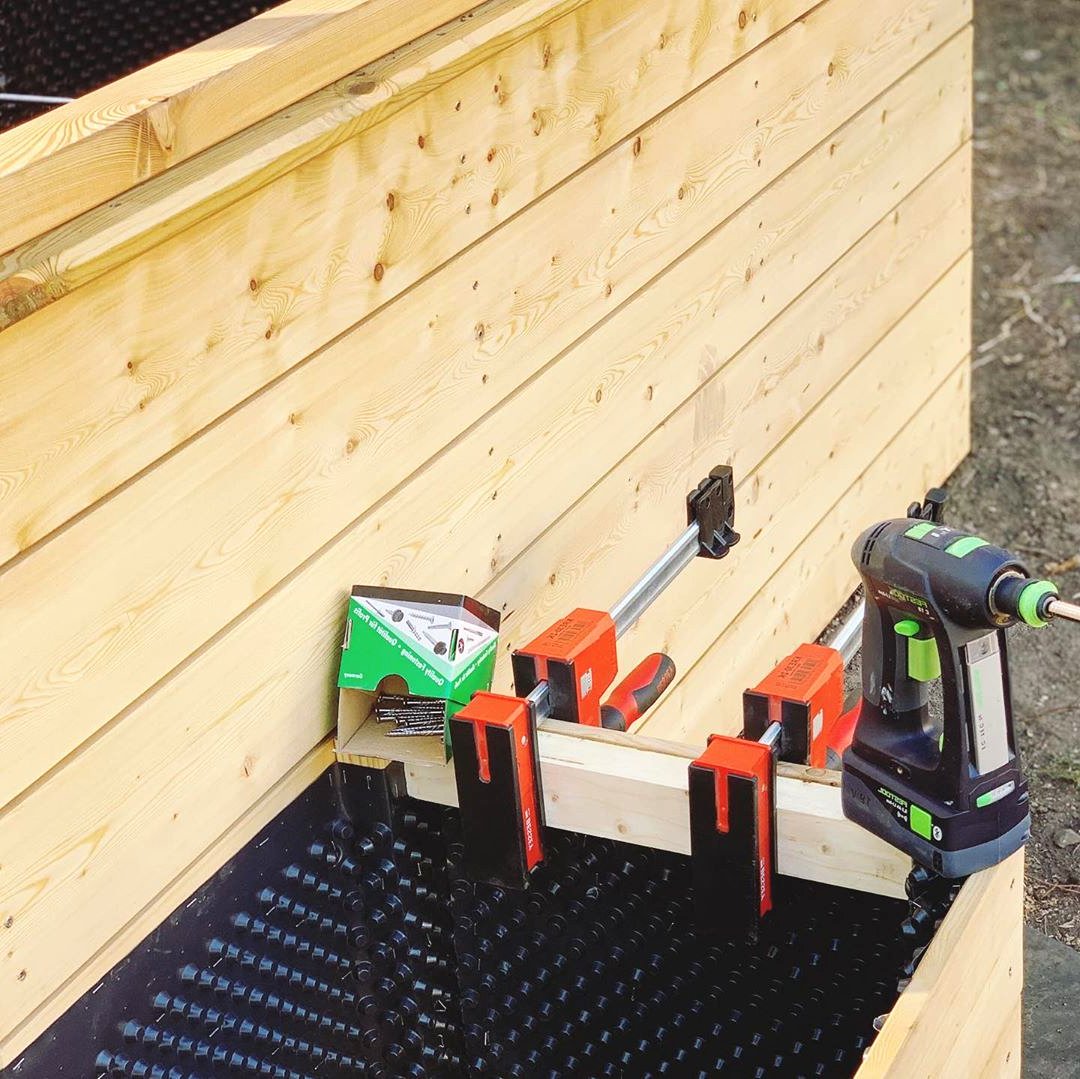 Очень красивая клумба для выращивания цветов - фото 8