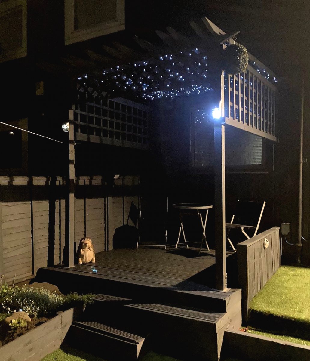 Интересная беседка из дерева - фото 2