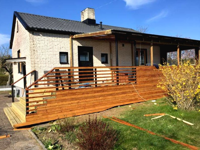 Закрытая веранда у дома - фото 14