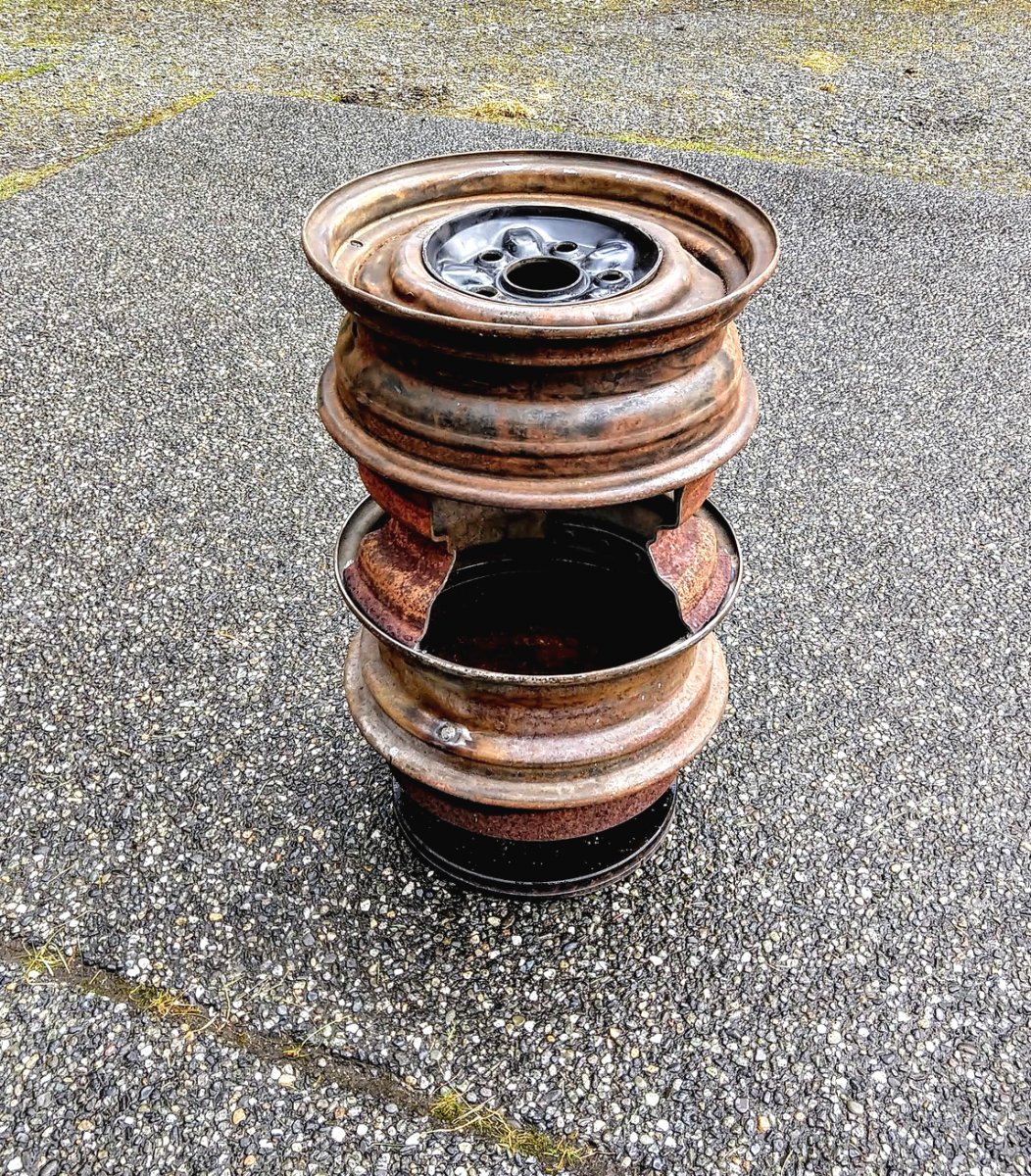 Как из старых автомобильных дисков собрать уличный очаг - фото 23