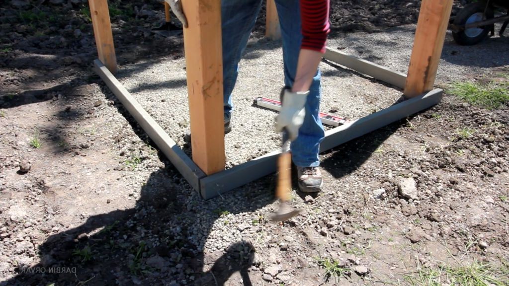 Уютная беседка с декоративной решеткой - фото 7