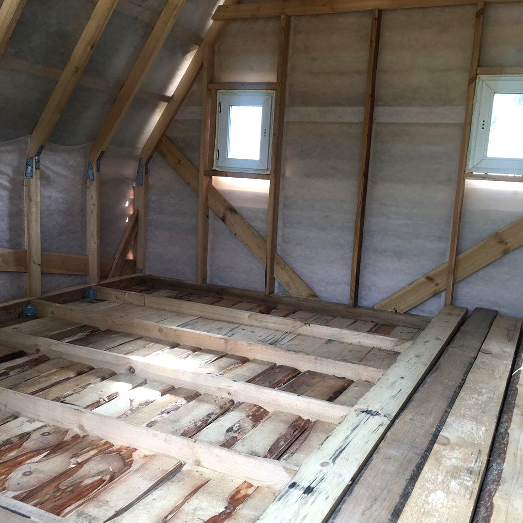 Небольшой домик в лесу 4х4 метра - фото 7