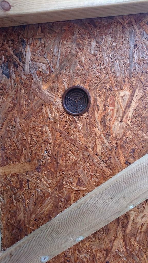 Современный сарай из дерева - фото 13