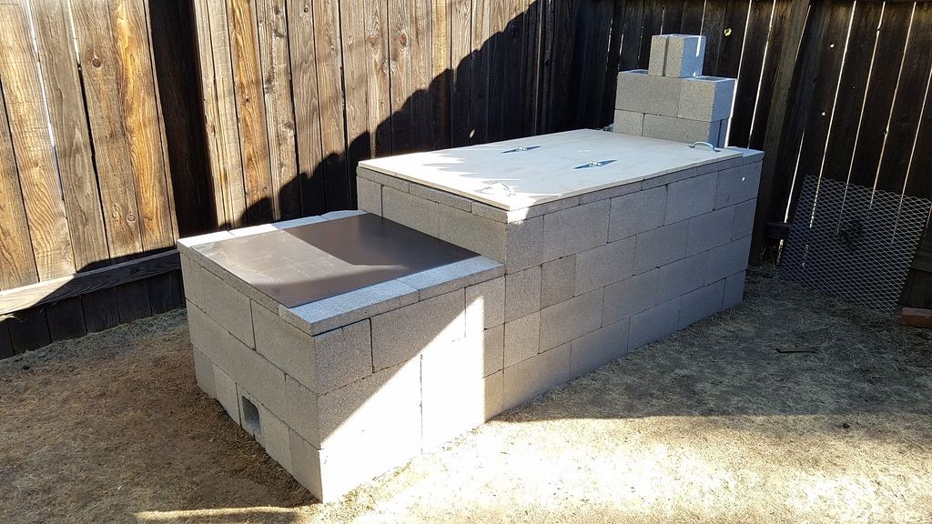 Оригинальная коптильня из шлакоблоков - фото 18