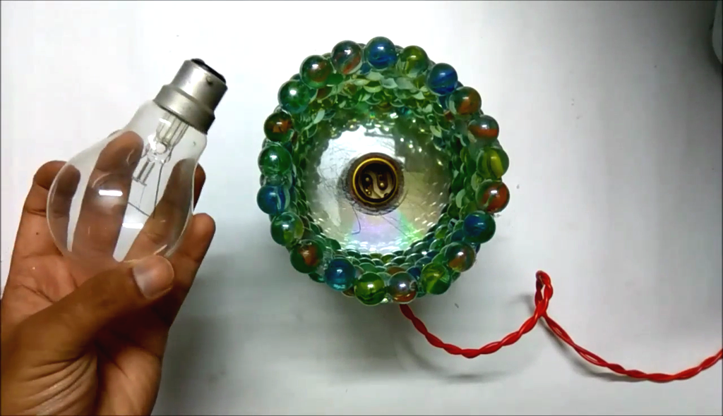 Настольная лампа из стеклянных шариков - фото 2