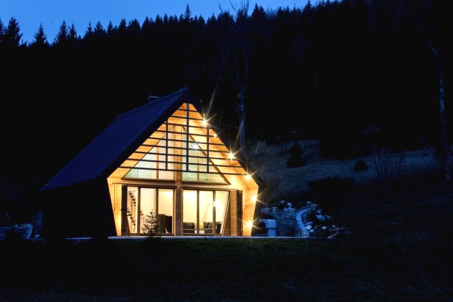 Необычный дом в лесу - фото 16