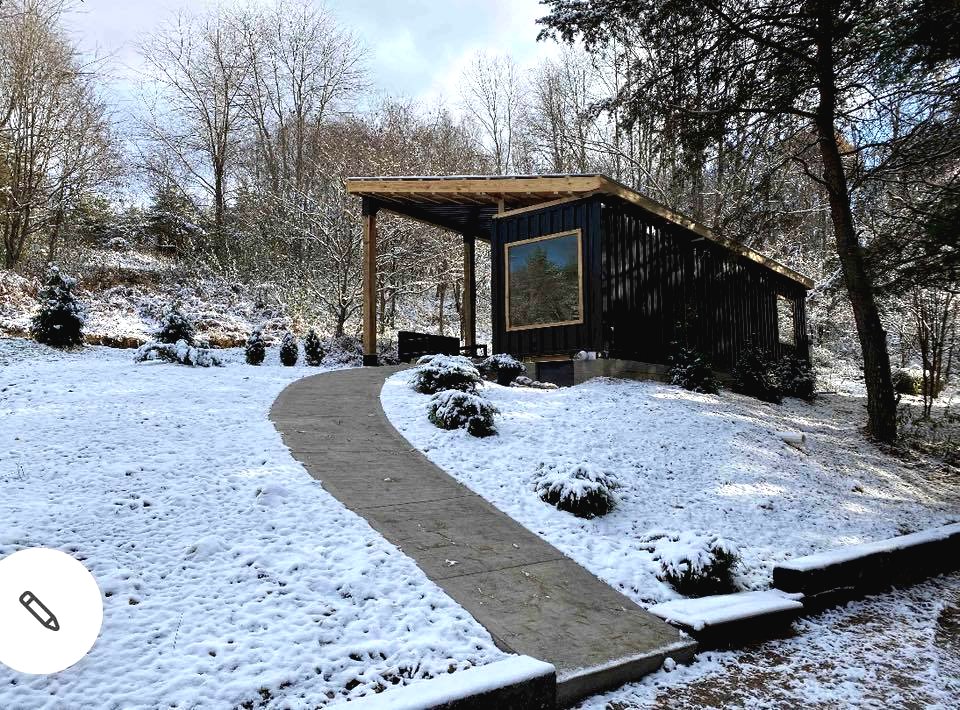 Интересный дом из морского контейнера - фото 24